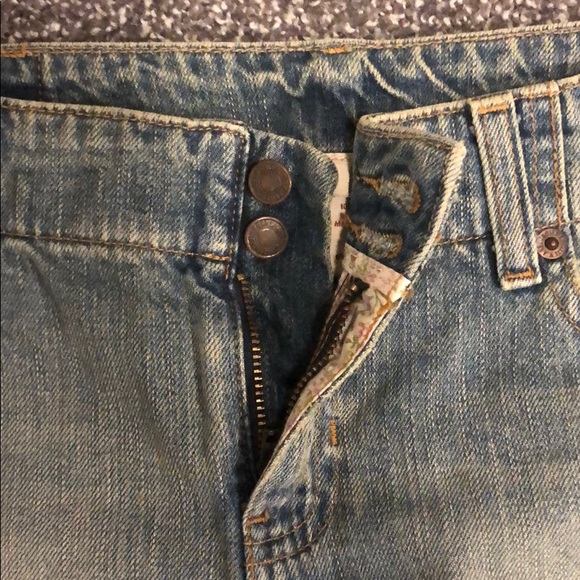 Classic denim cut-off skirt in light wash - Picture 4 of 4